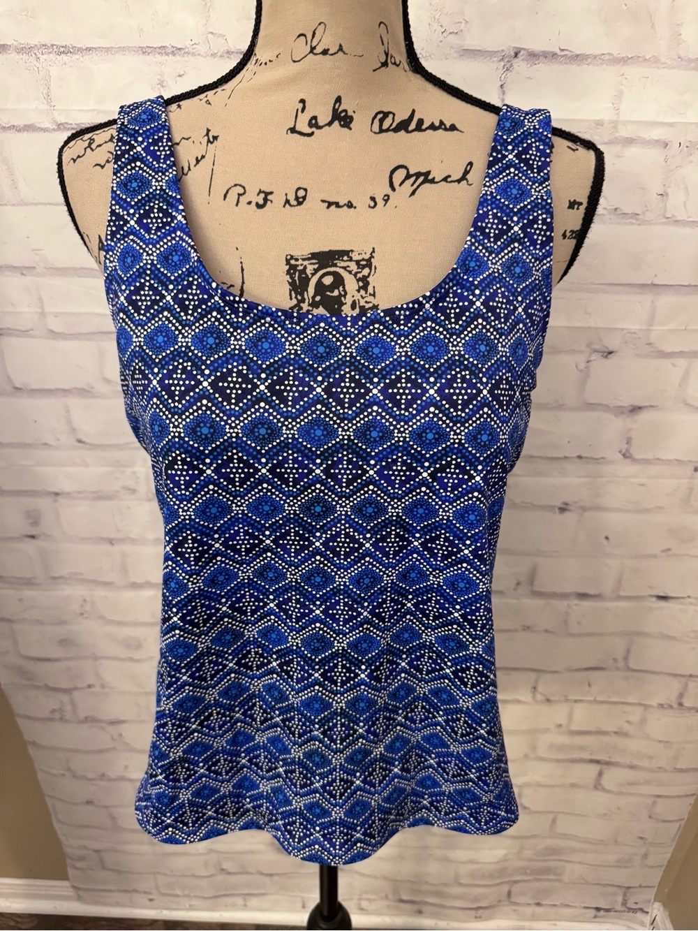 L.L. Bean Size 14R Blue diamond Scoop Neck Lined Tankini Swimsuit Top UPF 50
